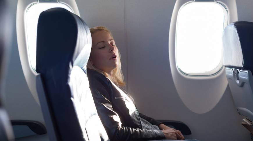 Jet lag: rimedi, cibi e sostanze acceleratori di metabolismo 